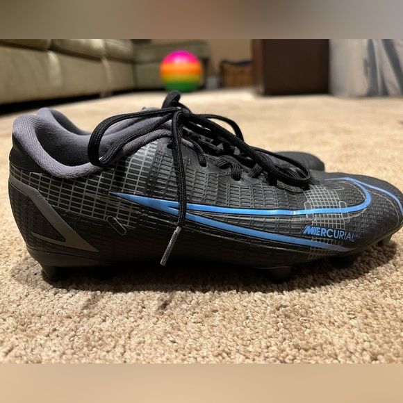 Nike Junior Mercurial Vapor 14 Academy FG/MG Soccer Cleat - Black/Black/IronGrey - Picture 3 of 5